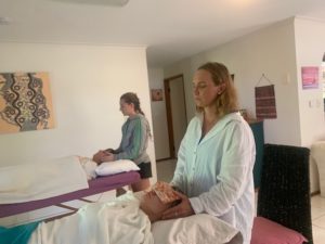 learning to do a reiki treatment
