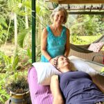 julie heskins delivering private reiki course in cairns qld